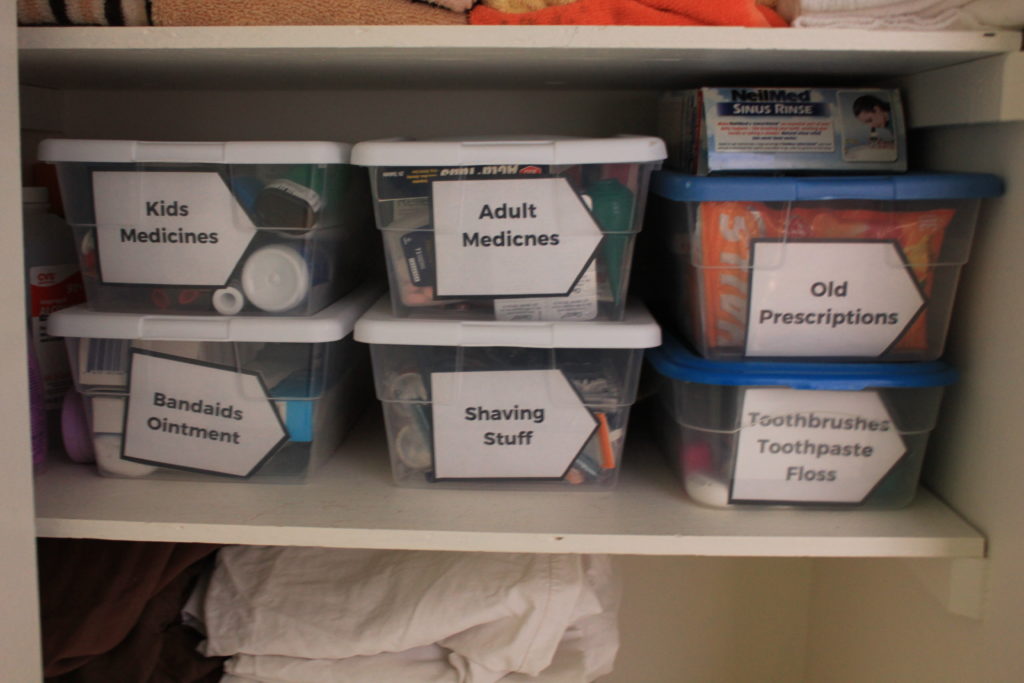How to Organize the Closet {Plus Free Storage Bin Labels} - A