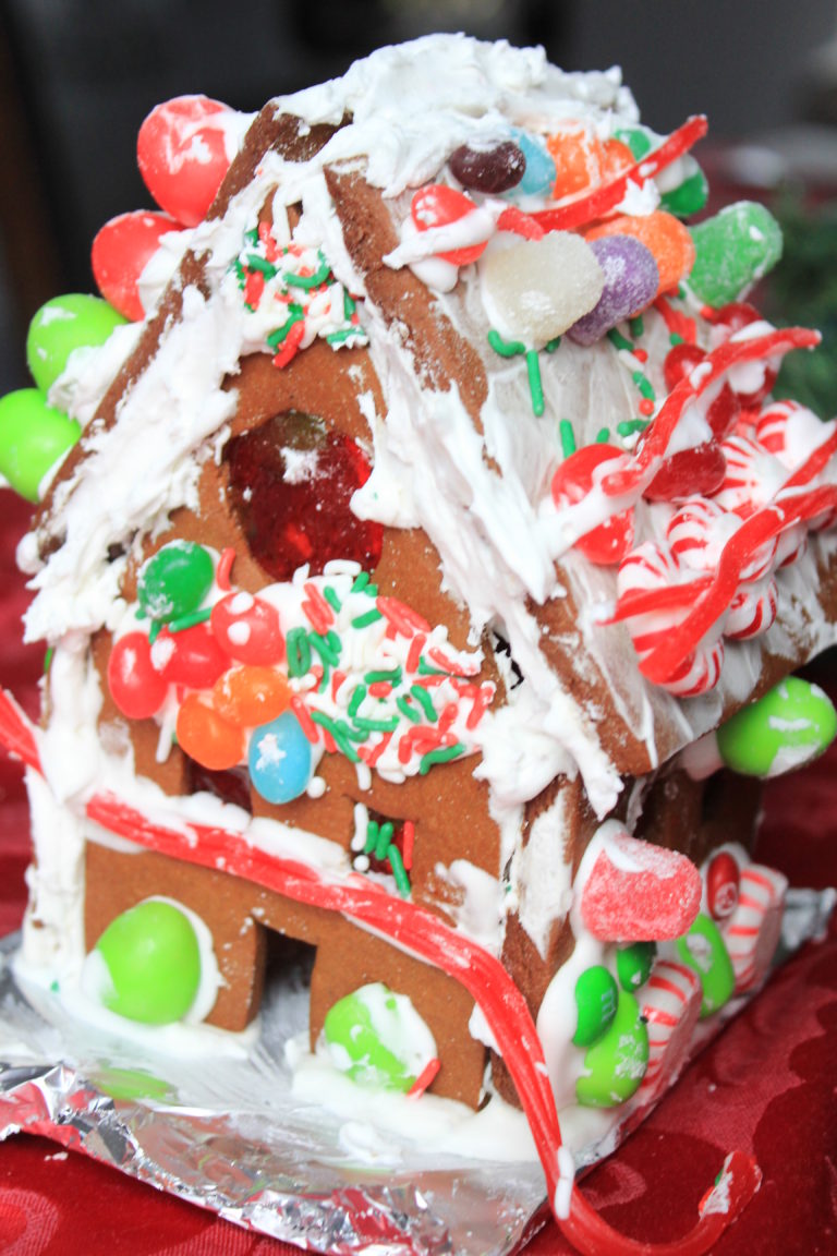 10 Gingerbread House Tips and Tricks - A Sprinkle of Joy